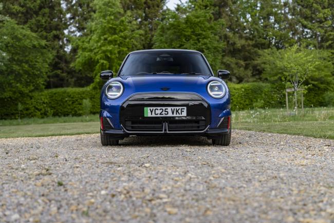 Exterieur_mini-cooper-jcw-electrique-2025_3